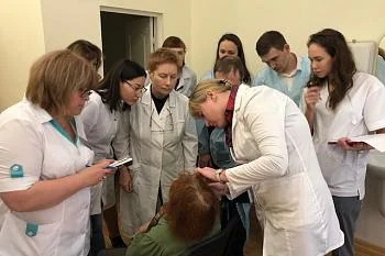 Медицинские специалисты проходят обучение новым методикам ранней диагностики рака кожи